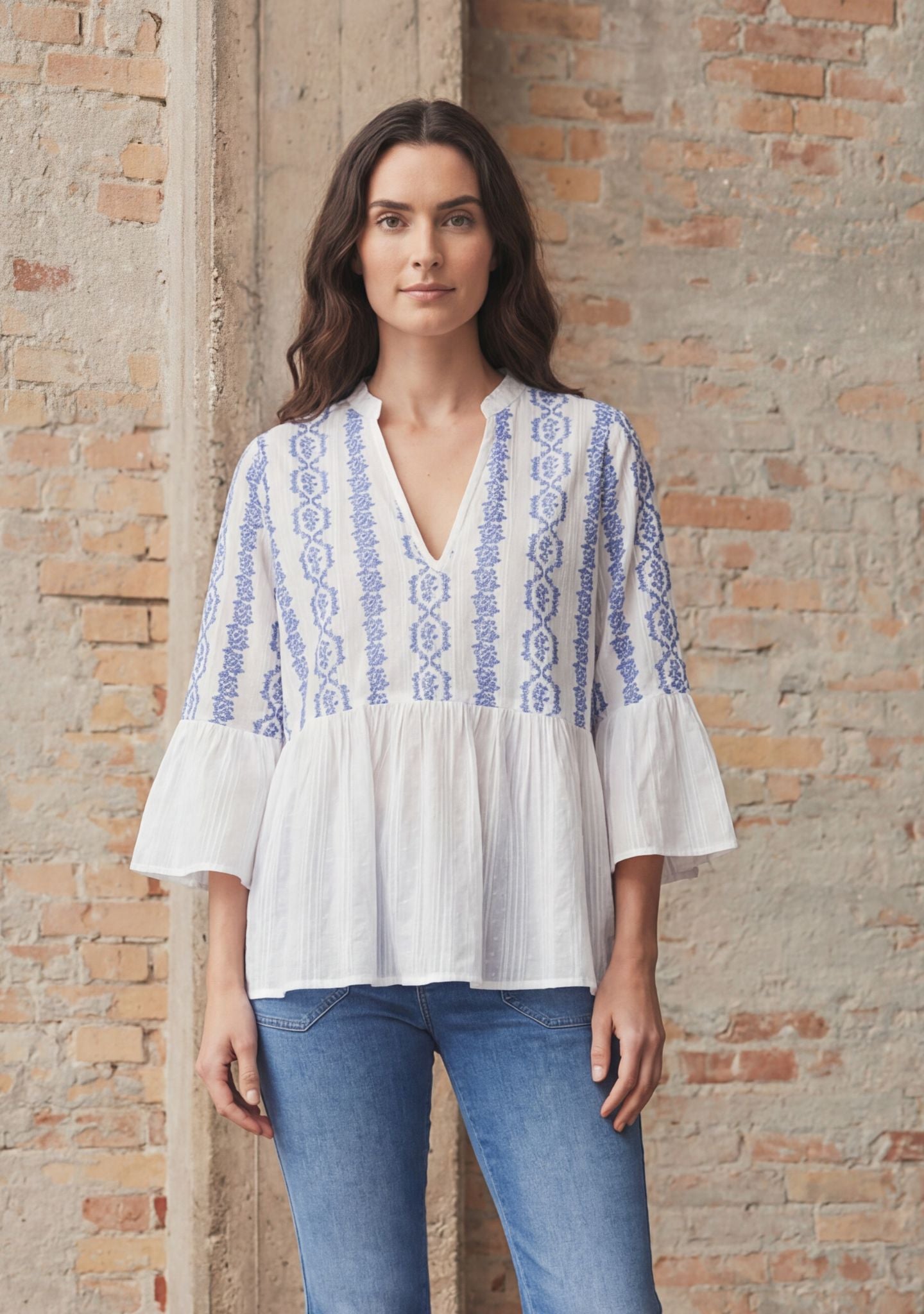 Isay-Mina Blus